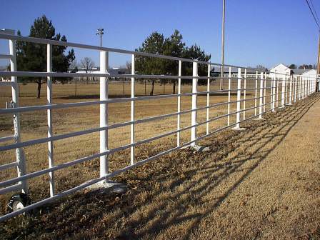 Continuous fence store
